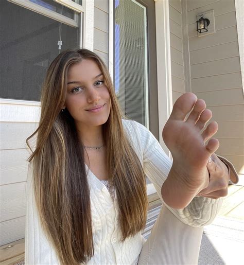 amatuer feet worship|Free Amateur Foot Fetish Porn Videos (34,663)